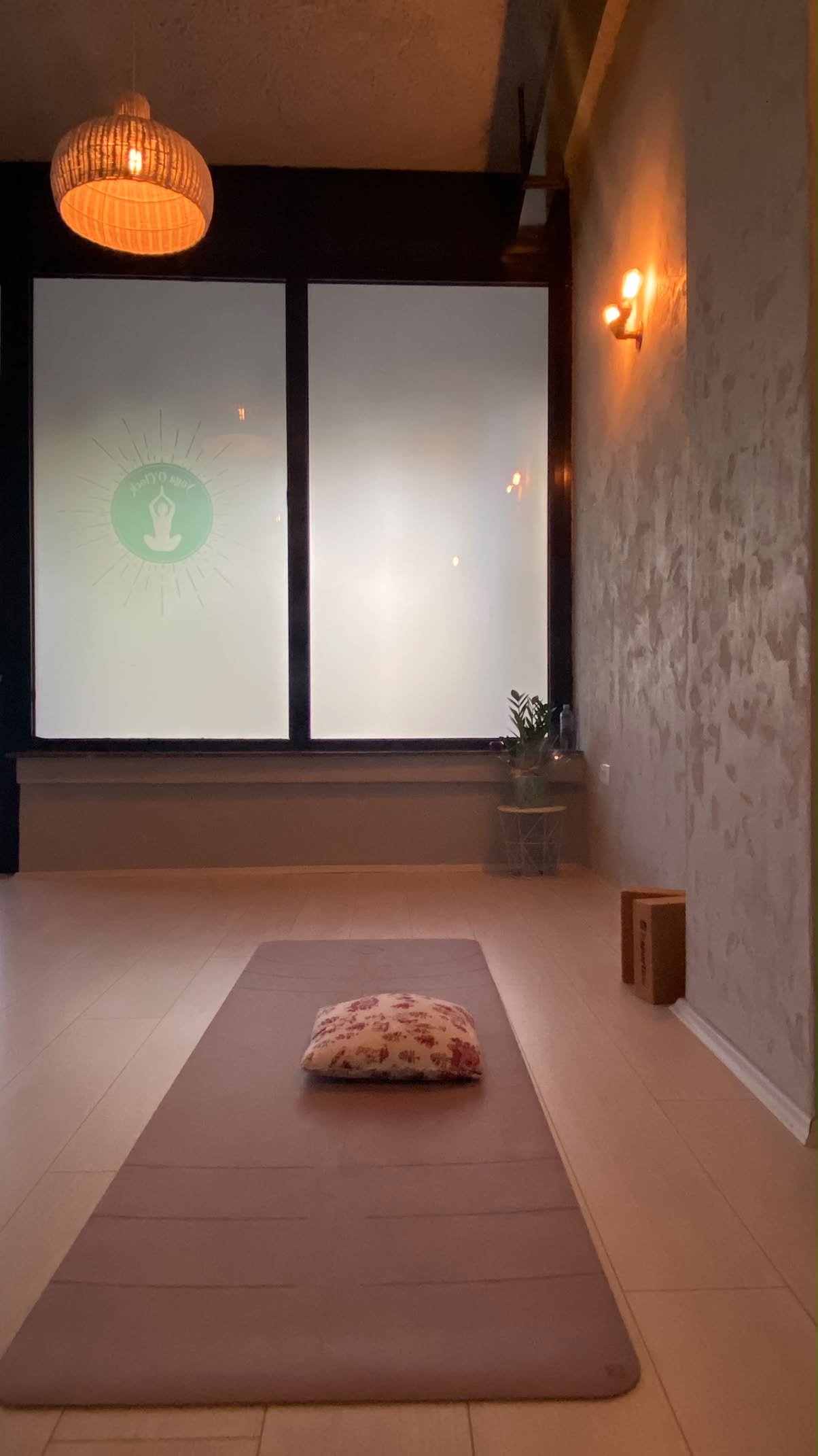 Yoga O'Clock - 1