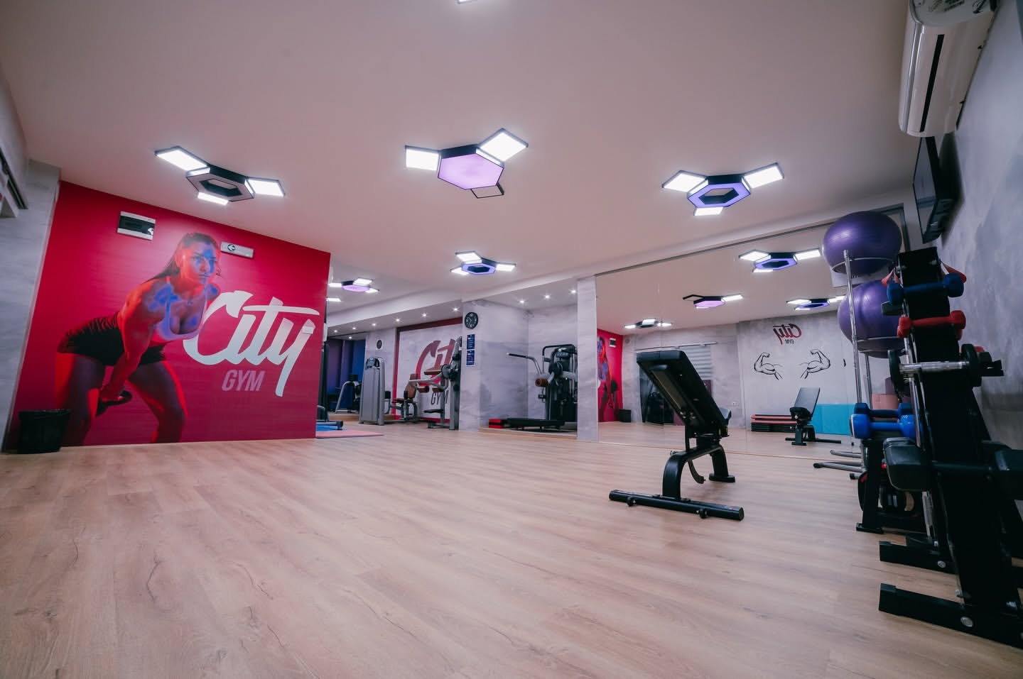 CITY GYM - 8